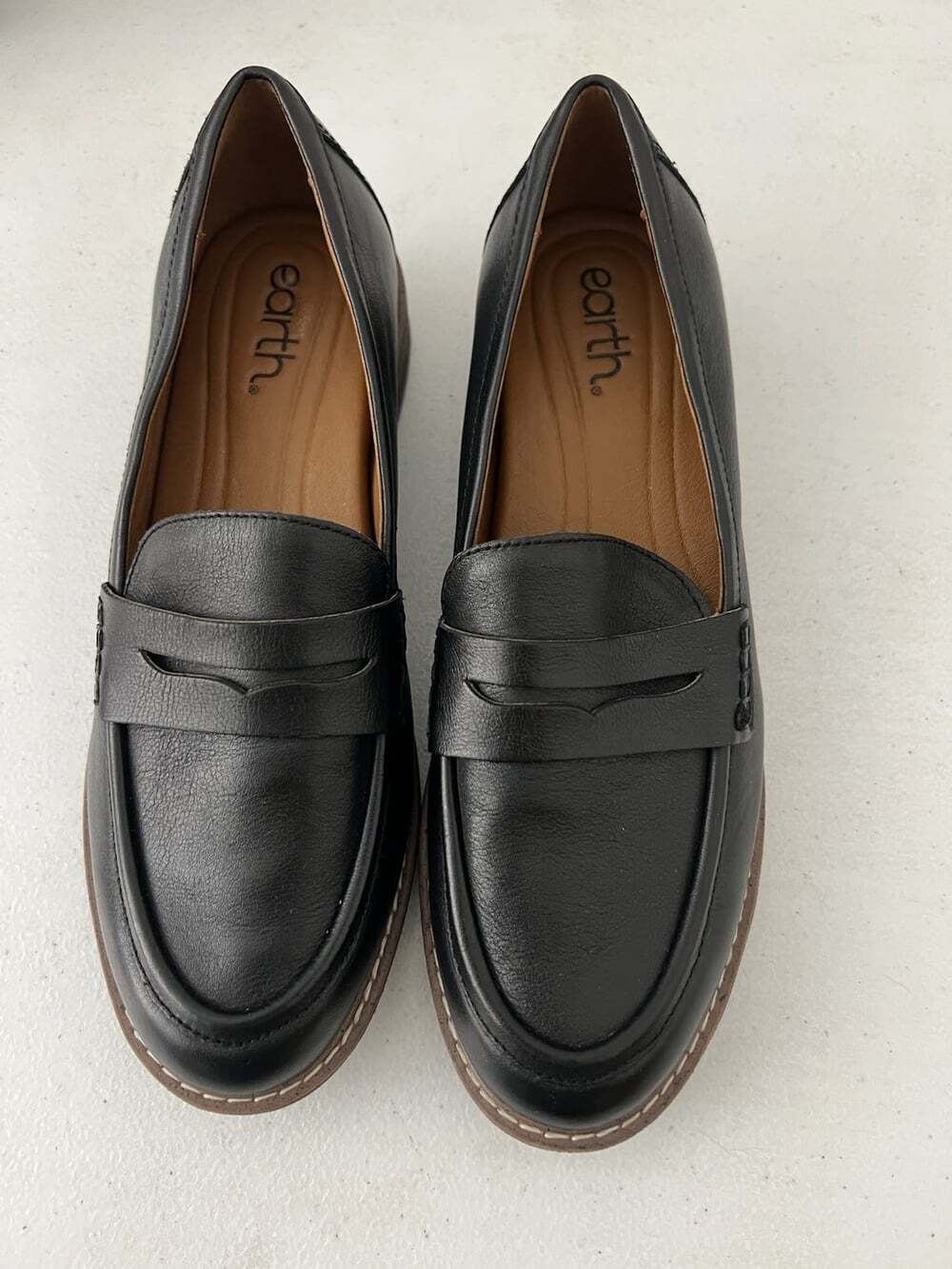 Earth Black Penny Loafers Women’s 8.5M Comfort Lug Sole